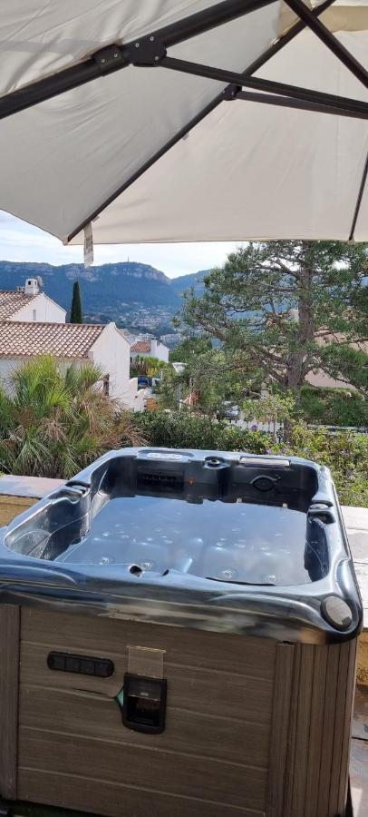 Studio Port Pin Vue Mer, Jacuzzi, Hammam, Parking Prives Cassis Exterior foto